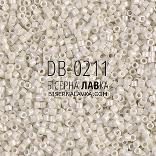 Бісер Miyuki Delica DB-0211 11/0 (молочний) 2737 фото